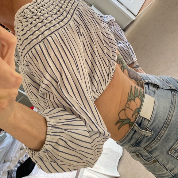 Gorgeous Striped Crop Top 🤩 - Picture 4 of 8